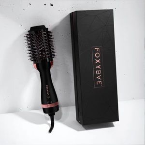 Foxybae blowout dryer brush